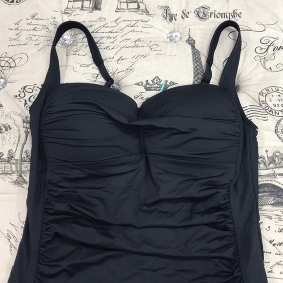 SEA LEVEL Essentials Twist Front Multifit Swimsuit - Picture 7 of 7